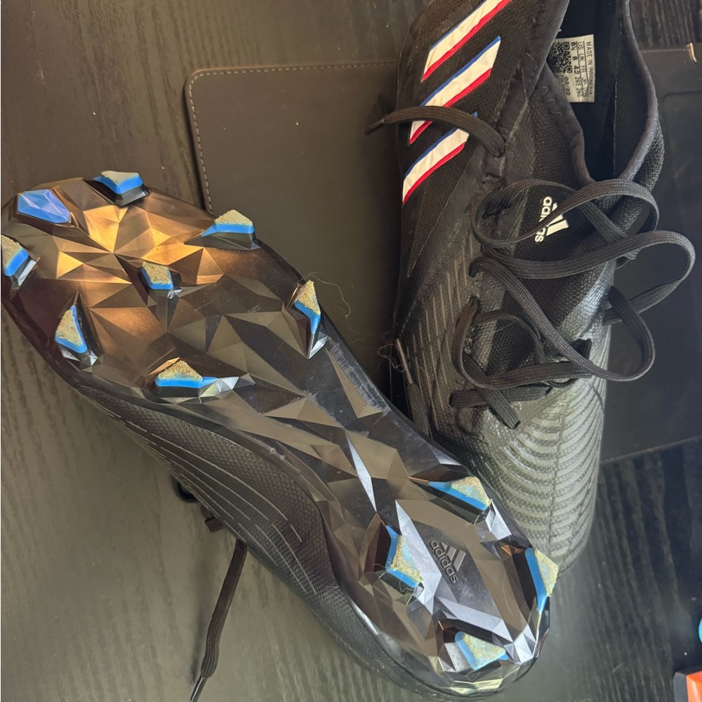 Adidas predator men’s soccer cleats